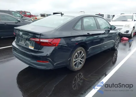 2024 Volkswagen Jetta 1.5T Sport z USA, uszkodzony, nr VIN 3VWAM7BU5RM046125